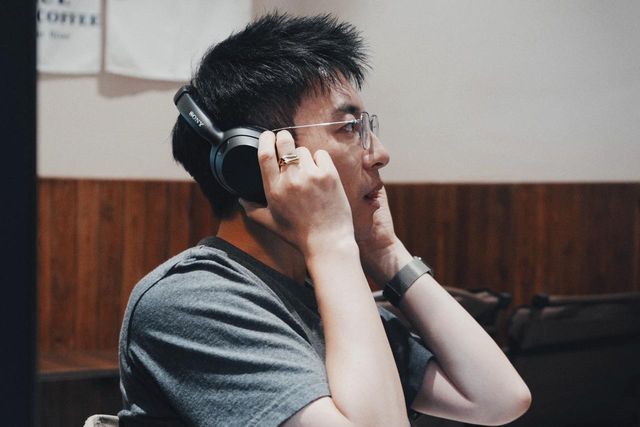 音质！索尼ULT WEAR实测AYX爱游戏澎湃重低音+超高(图1)